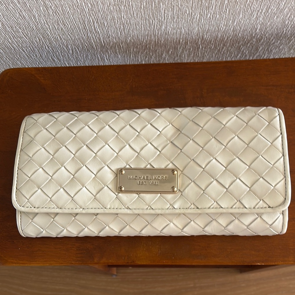 Michael Kors Cream Quilted Women's Clutch - Picture 1 of 5
